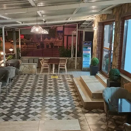 Denizyildizi Centrum Gazde/Camere de închiriat