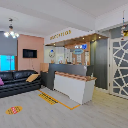 Denizyildizi Centrum בית אירוח