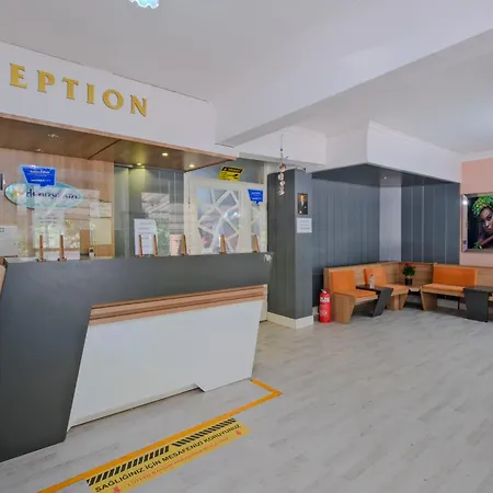 בית אירוח Denizyildizi Centrum פאטהיה